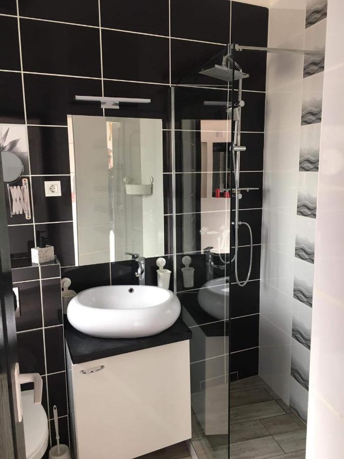 Cuki Apartmanok Dombóvár Exterior foto